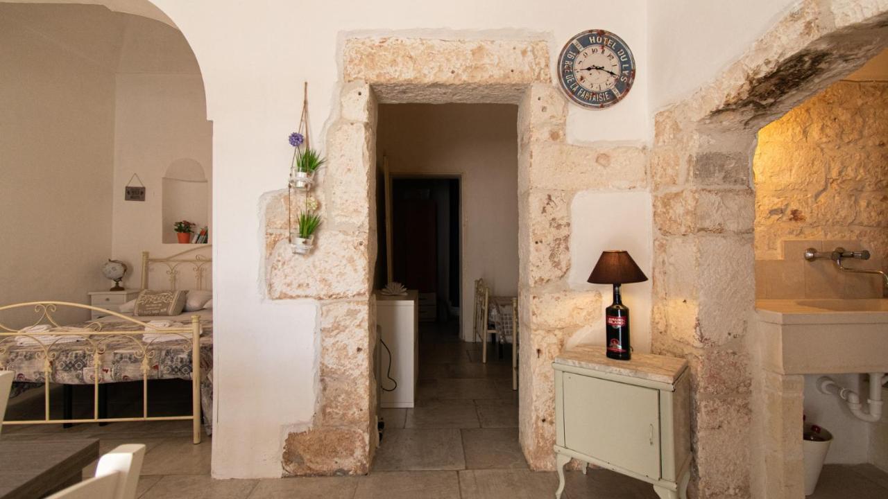 Ferienwohnung Casetta Vicolo Ennio By Typney Ostuni Exterior foto